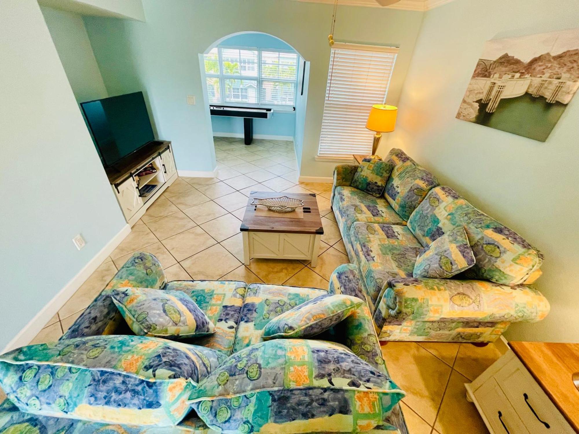 Gulf Coast Gem Private Condo - 2Bed, 1Bath, Sleeps 6, Across The Street From Beach & Gulf, Game Room, Pool Clearwater Beach Dış mekan fotoğraf